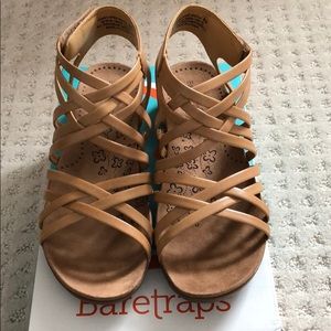 NWOT Bare Traps Janny Sandal Caramel 8W